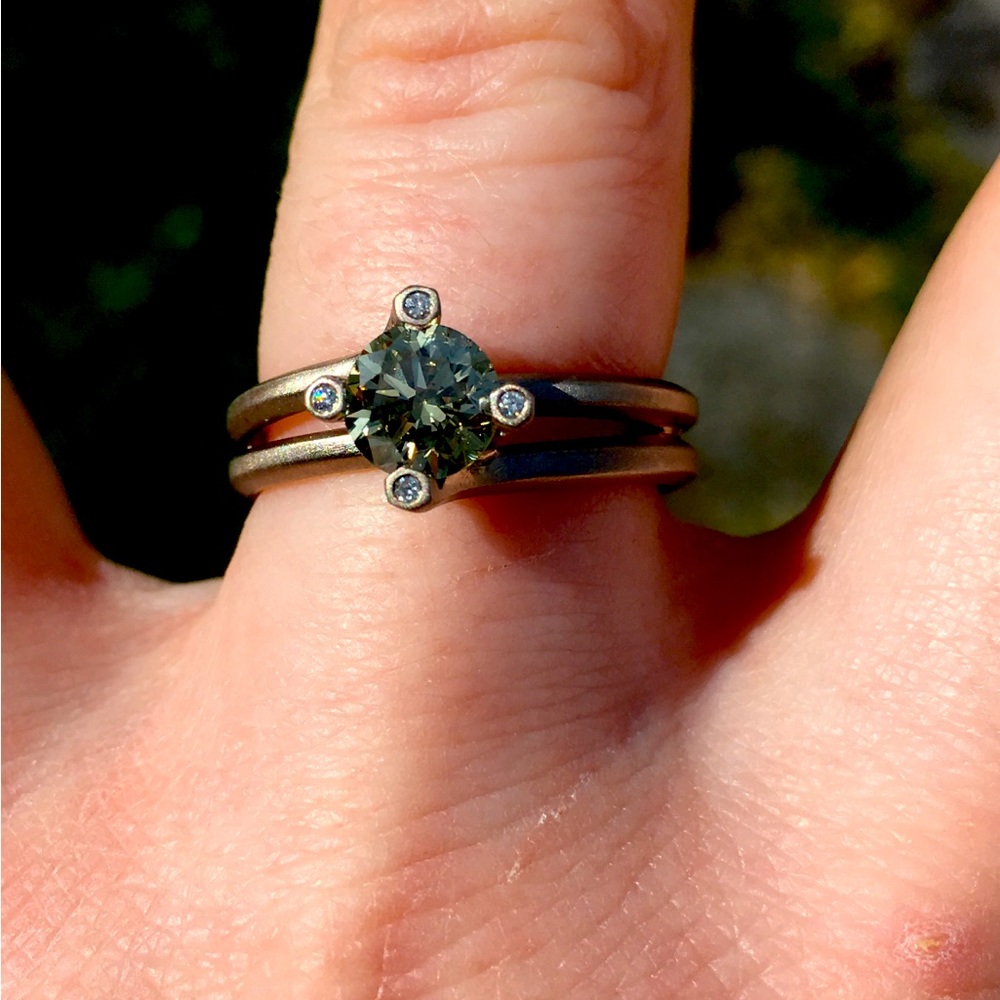 Michael Weggenmann Solitude Engagement Ring 6.75 Grey Gold / Champagne